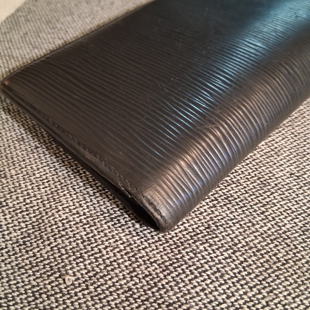 Louis Vuitton Black Wallet - Picture 6 of 16